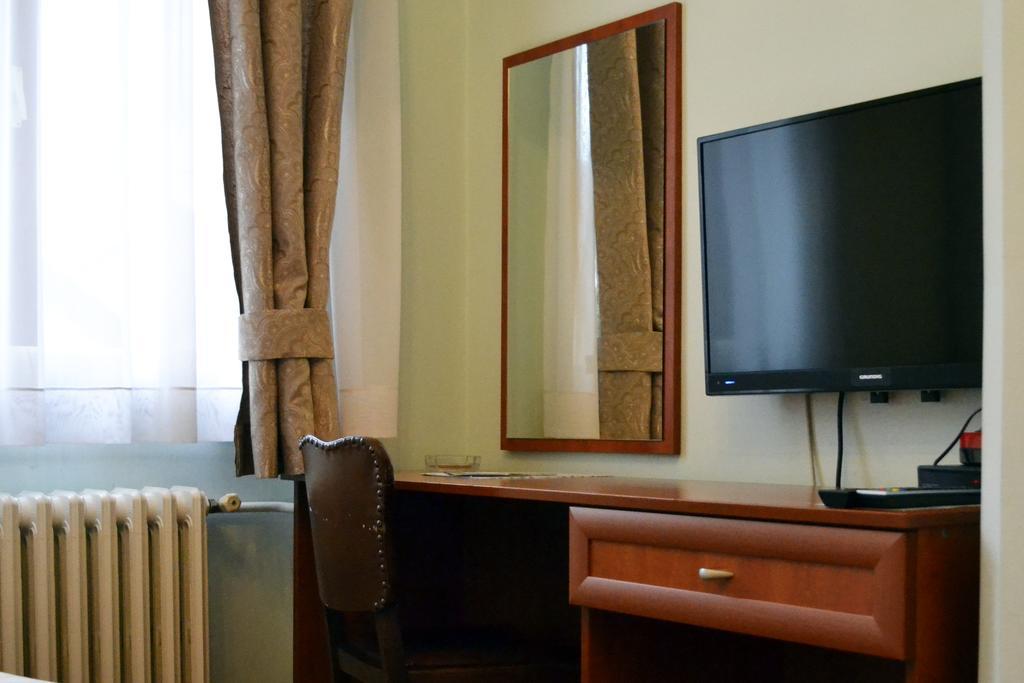 Ada Hotel ซาราเยโว ภายนอก รูปภาพ