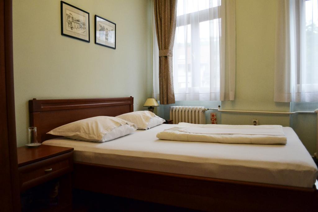 Ada Hotel ซาราเยโว ภายนอก รูปภาพ