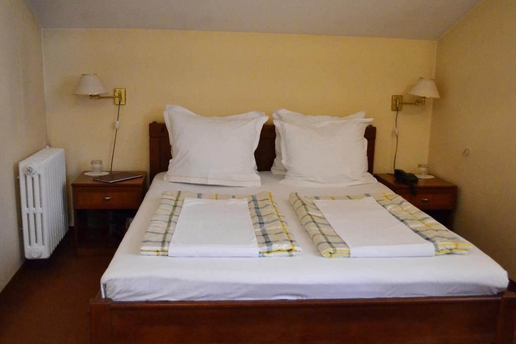Ada Hotel ซาราเยโว ภายนอก รูปภาพ